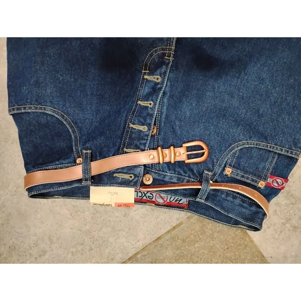 High-Rise Women’s Jeans in Dark Blue - Picture 2 of 7